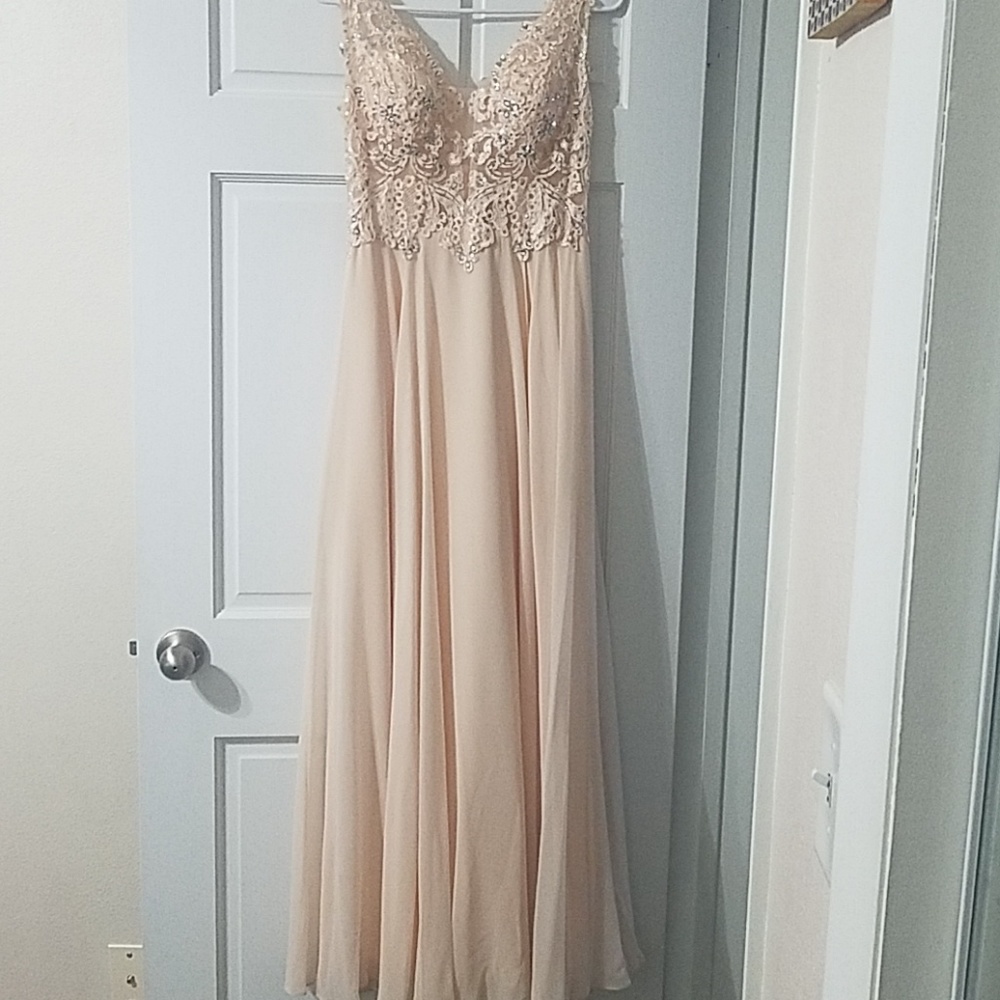 Beautiful Light pink prom dress!